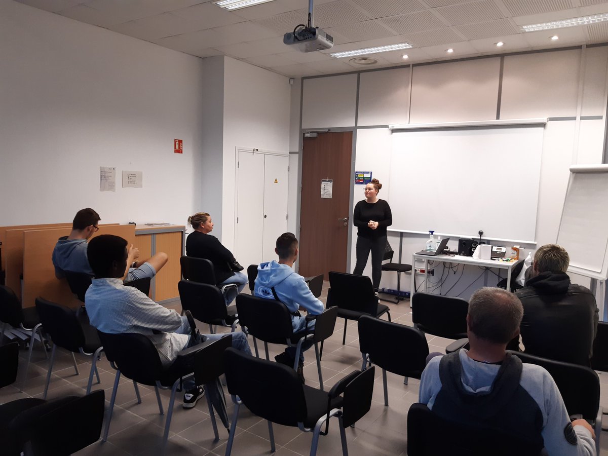 HAMEDI MEHDI (@hamediomehdi) on Twitter photo 🚀#TousMobilisés👉Mobilisation pour les publics #QPV avec <a href="/Dispeo/">READBIOORUNFOLLOW.</a> qui recrute des Préparateurs/trices de Commandes avec #Pôleemploi #Hem.
<a href="/ElodiecarlierPE/">Elodie Carlier</a> <a href="/peixoto_pro/">Karine PEIXOTO</a> <a href="/MarveenPE/">DONSBECK MARVEEN</a> 🚀#TousMobilisés👉Mobilisation pour les publics #QPV avec <a href="/Dispeo/">READBIOORUNFOLLOW.</a> qui recrute des Préparateurs/trices de Commandes avec #Pôleemploi #Hem.
<a href="/ElodiecarlierPE/">Elodie Carlier</a> <a href="/peixoto_pro/">Karine PEIXOTO</a> <a href="/MarveenPE/">DONSBECK MARVEEN</a>