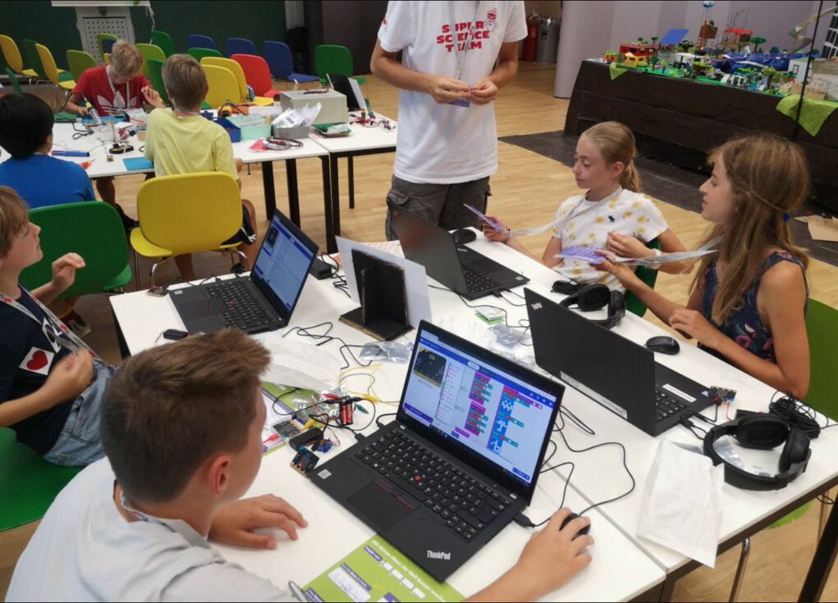 BerniSpieler's tweet photo. Tagung "#Making & more" @DIZH_ZH #MakingimUnterricht @phzuerich Workshop #2: "5 Jahre #MAKERDAYS for #kids: #Machen und #Lernen" @mar_gra__ #TUGraz erzählt von länderübergreifende Erfahrungen inklusive #Making-Aktivitäten zum Ausprobieren. Anmeldung:https://t.co/MxJcNyFh60 https://t.co/Yg7NlFSnw9