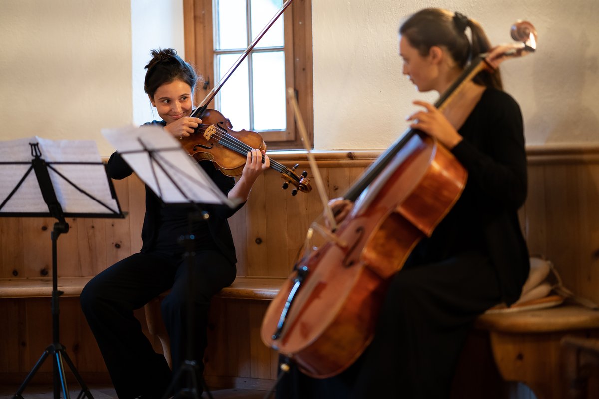 In den nächsten Tagen begeistern uns wieder junge Nachwungs-Talente aus Holland und der Schweiz beim Piz Amalia Music Festival.
Die Konzerte finden bis zum 18. September in S-charl, Scuol und Nairs statt. 
Mehr Infos &amp; Programm: pizamalia.ch