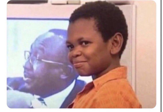 iam_brigght's tweet photo. Even you wey dey use 2k EarPod dey follow them upgrade go ios 16 https://t.co/pDkKGM4K4S