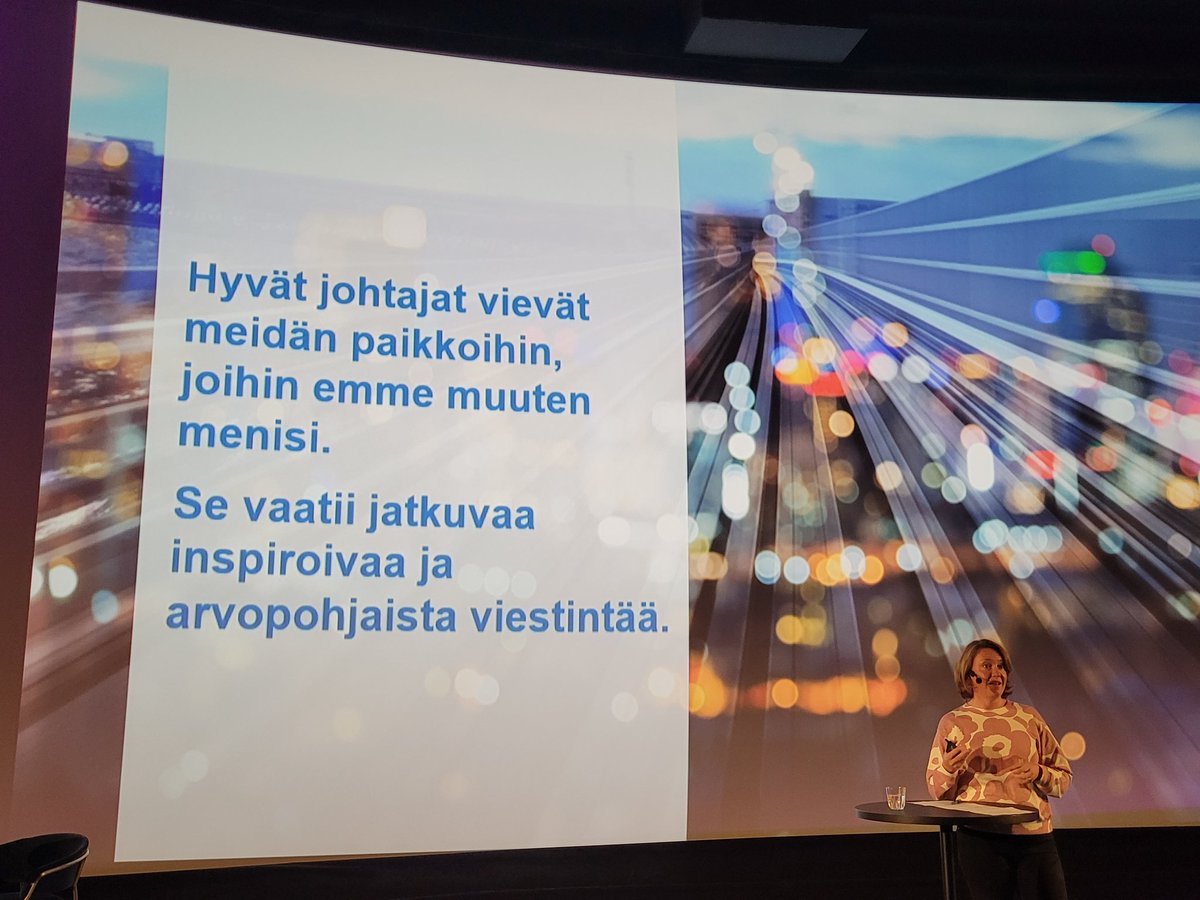 Mahtavaa olla kaksi päivää ihan vain inspiroitumassa ja keräämässä uusia ideoita #viestintä2022 #professio. <a href="/HRutanen/">Hanna Rutanen</a> jakoi monta ajatusta, jotka ovat juuri nyt omassakin työssä todella ajankohtaisia. Kiitos niistä!