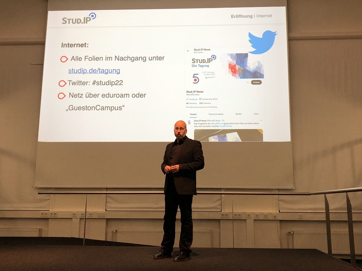 Krassmus's tweet photo. Es geht wieder los - in echt, in bunt und Farbe und in 3D. #studip22 https://t.co/tTEUZ5UDSF