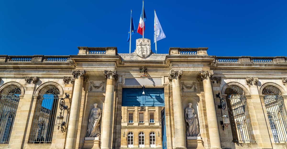Bordeaux's tweet photo. Conférence de presse de rentrée de @PierreHurmic, maire de #Bordeaux. 
À suivre tout de suite sur Twitter.
#BXlive https://t.co/NjUtfe6orl
