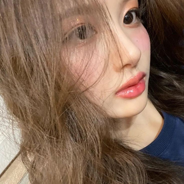 ㅡ sullyoon’s messages are here! 💭

icons to be used :

💌 ㅡ messages 
📸 ㅡ  photos
📽️ ㅡ videos 
🎙️ㅡ  voice messages
📱ㅡ status or profile picture
📝 ㅡ admin's note

‼️do not tag official accounts
‼️offensive replies and qrts will be blocked