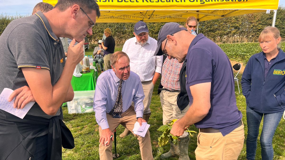 NFUSugar's tweet photo. @BBRO_Beet out in force for #BeetField22 at Bracebridge yesterday https://t.co/FKdRqsni3G