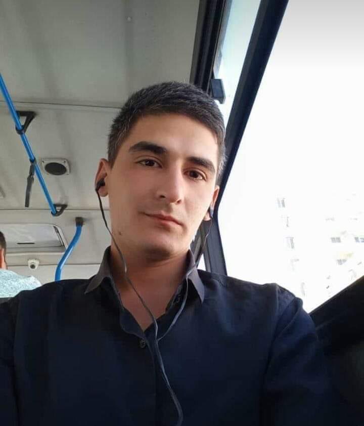 _Farida_Abdulla's tweet photo. Gizir Səbuhi Əhmədov döyüşdə öz hərbi qulluqçusunu qorumaq üçün onun önünə keçərək 14 güllə yarası alaraq şəhid olub. https://t.co/uu9FJ9AL60