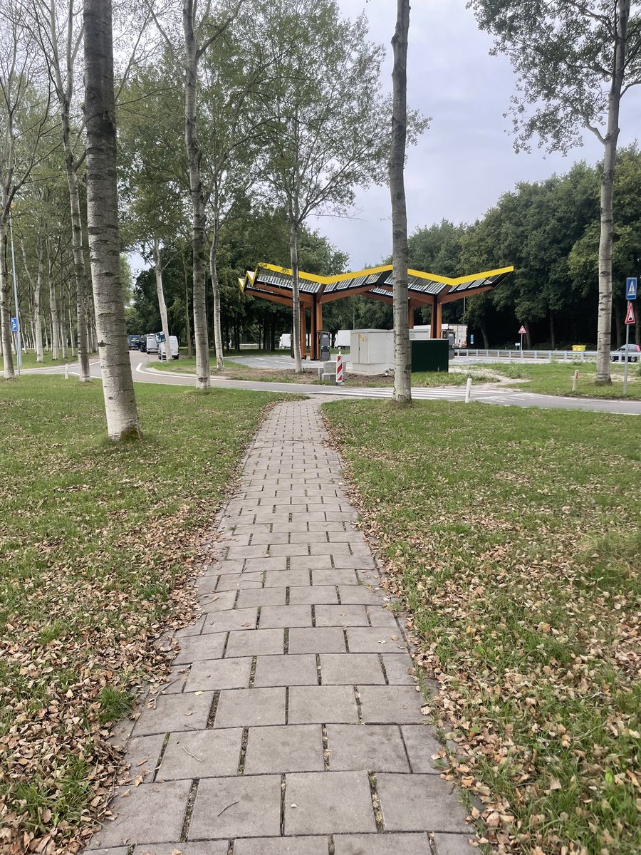 ‘T Veentje has a <a href="/Scheiwijk/">Scheiwijk A27</a>. The best gas station shops in the Netherlands. Even with a footpath directly from our station to the shop. 🏬