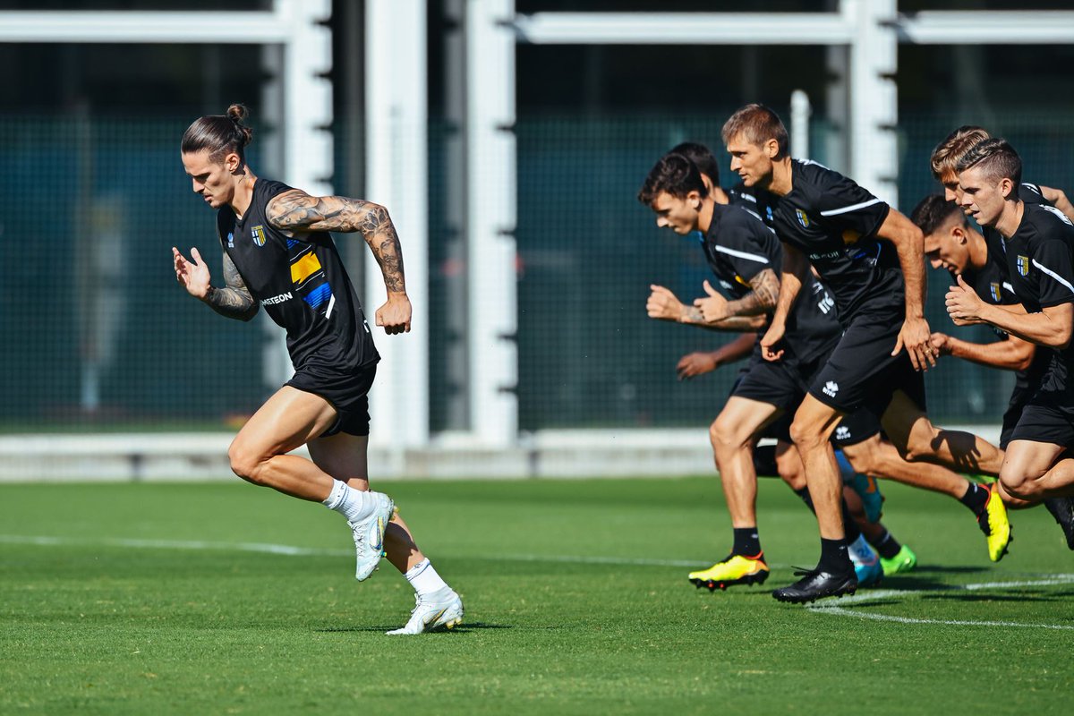 ParmaCalcio_en's tweet photo. ⚡️Leading from the front ⚡️

#ForzaParma #DM98 https://t.co/fNS0ryOr1j