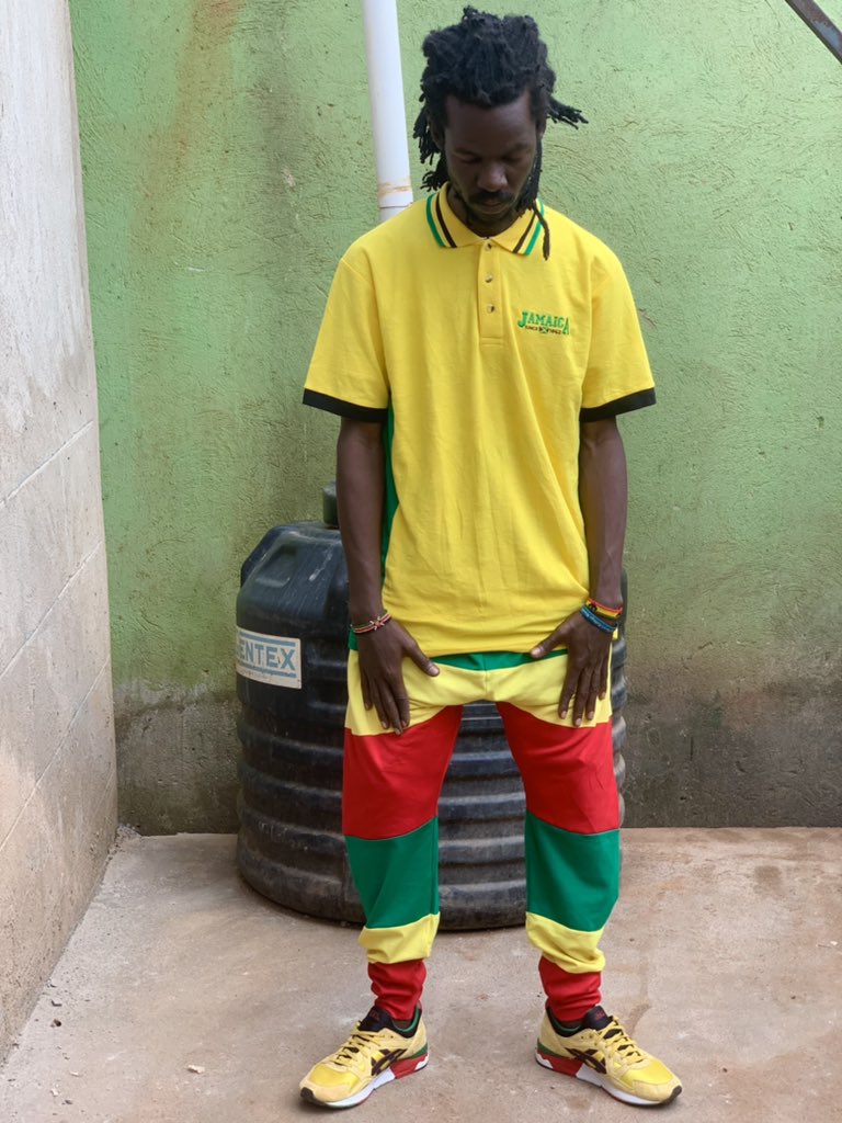 erik_oloo's tweet photo. Focused On Improving Myself..
Not Proving Myself
#asics #exclusivegolfshirts #originalyawdieapparel #rastafari #rastawear #streetwear #jamaica #Reggae #style #fashion #styleblogger #fashionblogger #dapperman #OOTD #pauseshots #mensstyle #streetwearfashion #StreetStyle #menootd https://t.co/ENEmtnUmx6