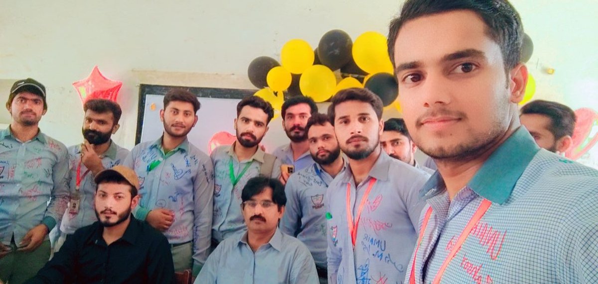 a_xaboor's tweet image. Last day!
BS graduation (2018-22)🎓🗞💙
#BS_CS