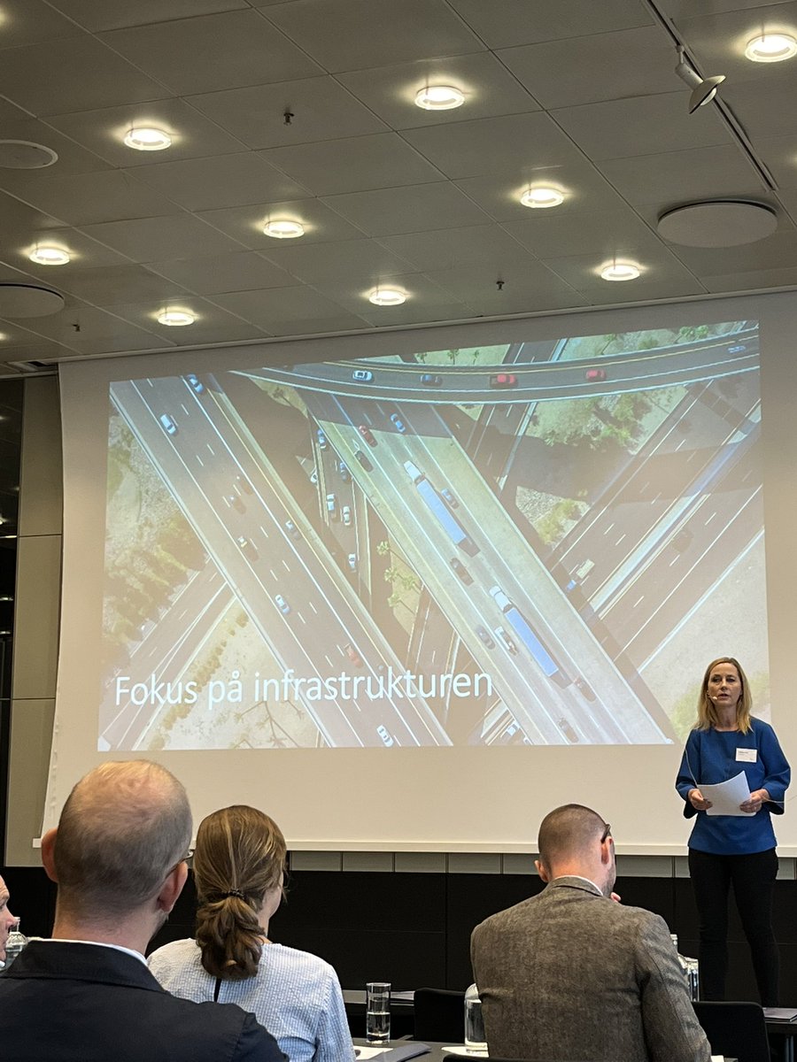 Vi skal fortsat have fuld fokus på udbygning af den digitale infrastruktur til gavn for patientbehandlingen DorteBechVizard  @Sundhedsministeriet på Nationalt Genom Centers årsmøde 2022