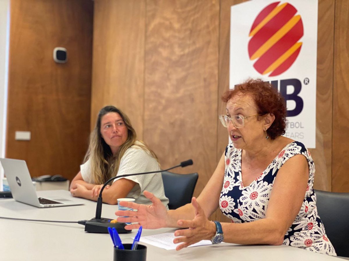 🟣<a href="/DuranFebrer/">MARIA DURAN FEBRER</a> s’ha compromès a estudiar el diagnòstic i les propostes de l’estudi sobre la situació de les dones en l’esport balear elaborat per <a href="/MujeryDeporte_/">Asociación para Mujeres en el Deporte Profesional</a> 

👉L'estudi posa de manifest les dificultats que pateixen les dones en l'àmbit esportiu.

ℹ️caib.es/pidip2front/js…