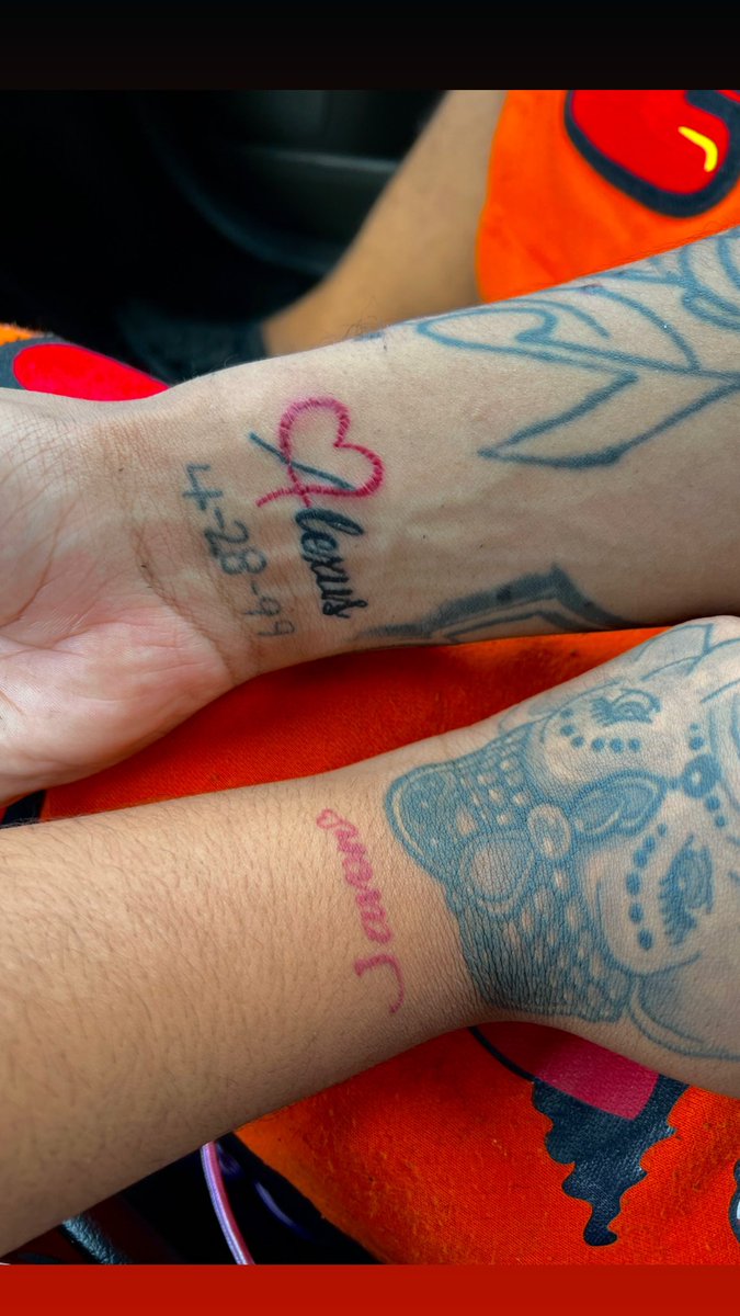 aleezee__'s tweet photo. 7 years later &amp; you left me🥺🥺💔 https://t.co/5jFjtZPHmc