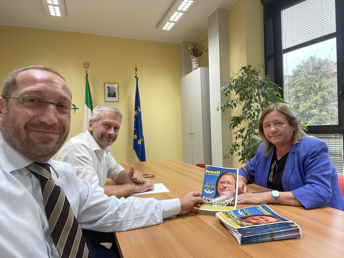 RosarioMancino's tweet photo. A #Vedano un confronto con una ottima amministrazione comunale pwr avere le idee chiare di cosa fare al #governo
Il #25settembre con Fratelli d'Italia Giorgia Meloni Presidente https://t.co/X4Gso0OVVR