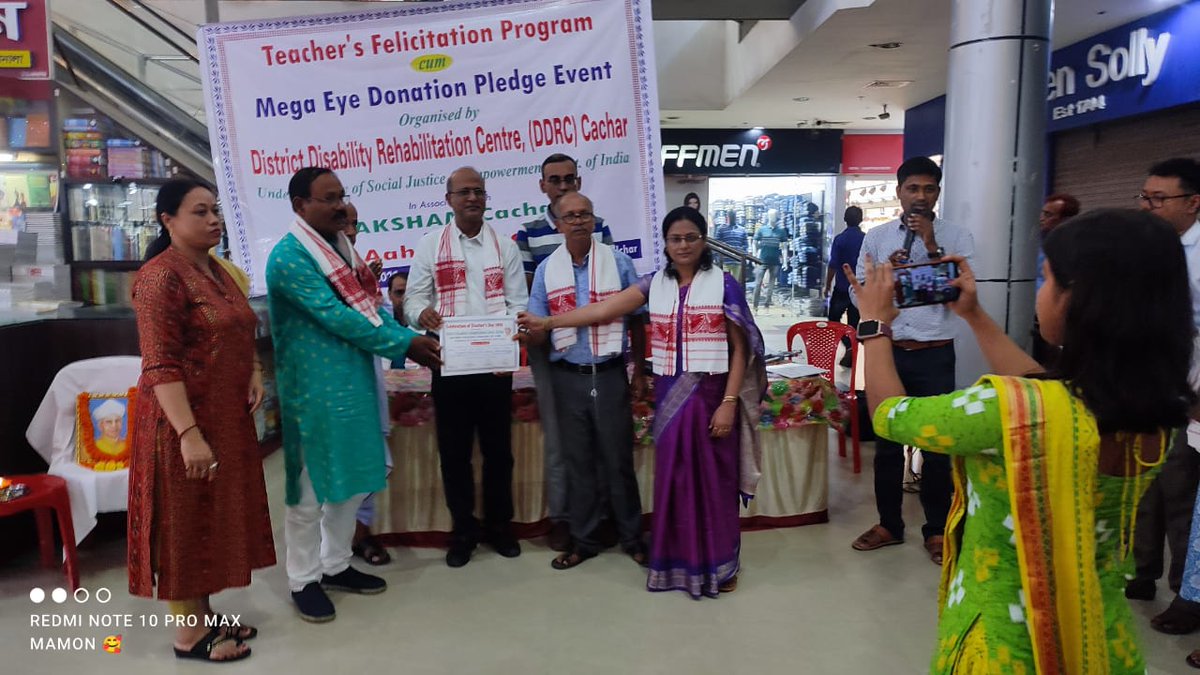 SAKSHAM4Divyang's tweet photo. Felicitation for Divyang Teacher's who help divyang students voluntarily by #SAKSHAM &amp; #DDRC Cachar in Cachar, South Assam Prant on the auspicious occasion of Teacher's Day. https://t.co/Y4I1UJK33Q