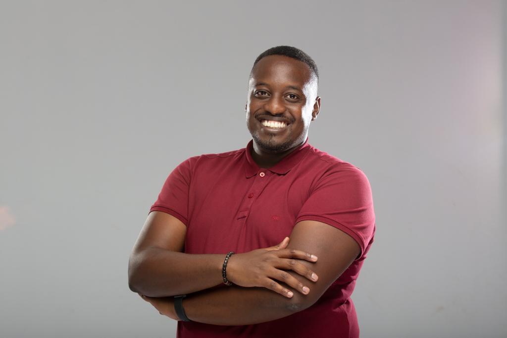 MotivUG's tweet photo. #CreativeEntreprenuers
Meet @RoyRonaldT, a dancer and founder of @trroystudios, a one stop entertainment, music and creative arts incubation center. https://t.co/OflmZtFRg3