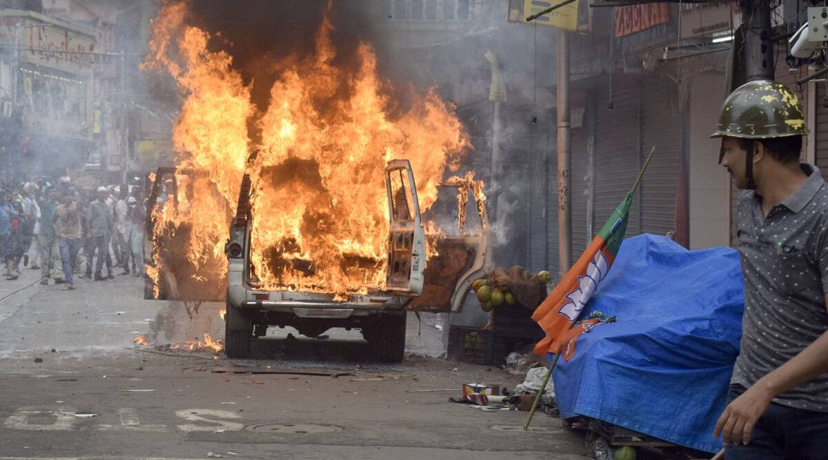 aikscc10's tweet photo. HC steps in after clashes erupt between BJP &amp; police in Kolkata
SEVERAL BJP workers and police personnel were injured, and a police vehicle set on fire, in a face-off in Kolkata on Tuesday as a protest march by the main Opposition party in West Bengal against the ruling TMC. https://t.co/r6HocI8emF