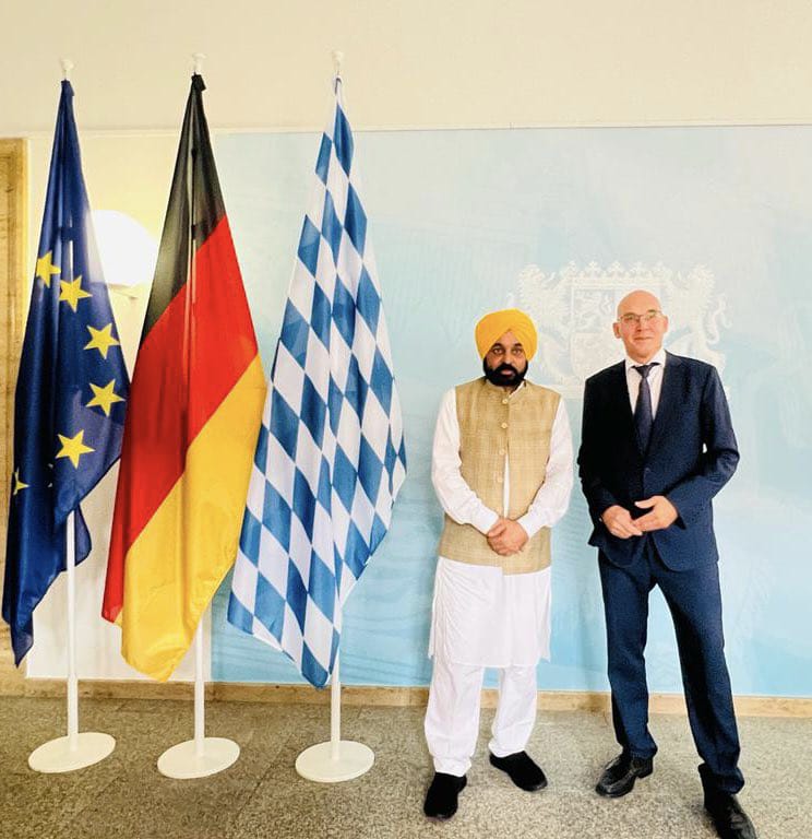 yespunjab's tweet photo. CM bats for German collaboration in Agri-Food Processing, Textiles, Auto Components, Pharmaceuticals and Chemical Sector https://t.co/92gomPaRfk
#BhagwantMann #AgriFoodProcessing #Textiles #AutoComponents #Pharmaceuticals #ChemicalSector #Germany #Punjab @BhagwantMann https://t.co/GFac8BuNgE