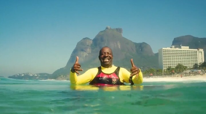Kadinhoboa's tweet photo. #hora1 sou o Jorge Kadinho morador da comunidade da Rocinha em São Conrado hoje é meu aniversário 🎂 47 anos. Sou super fã do @hora1 muita festa na minha casa vai ter feijoada #BDRJ #bdrj #bday47 . https://t.co/emdTt1St9r