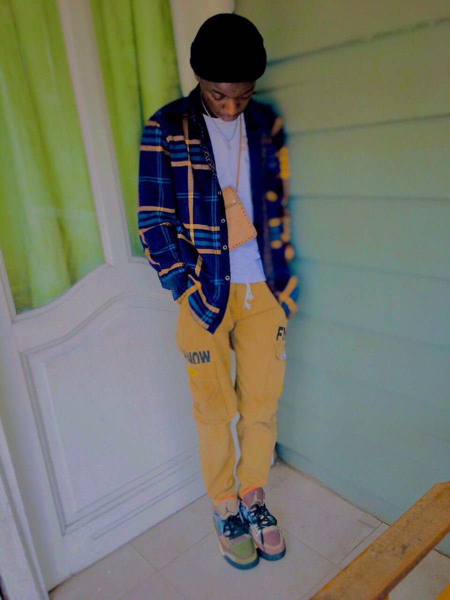 AmadixAnd's tweet photo. 🏷📱📦💰 https://t.co/bgVru04CmK
