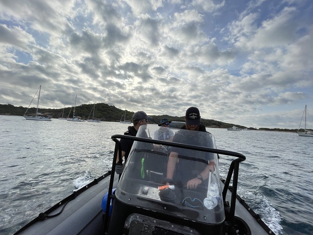 Premarmed's tweet photo. [#ActionÉtatEnMer] Mission de police des pêches dans le golfe du Lion &amp; police de l’environnement en coopération avec les agents de la réserve de Cerbère-Banyuls pour le PHM #CommandantBirot ➡️ Contribution @MarineNationale pour préservation des ressources &amp; de l'environnement. https://t.co/9Uzb2jCTiQ