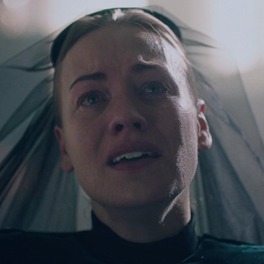 strahovsfilm's tweet photo. the ability this two women have to embody their characters is truly masterful, they deserve all the awards #thehandmaidstale https://t.co/fCZQ0xu1Yv