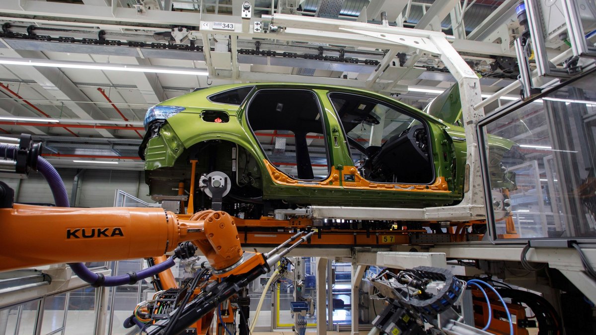 sernauto's tweet photo. 🗞️"Unos 2.375 millones del PERTE de Automoción, en grave peligro de tener que devolverse a Europa". Interesante artículo de David Arroyo, con la visión de Cecilia Medina, Responsable de I+D+i y Formación de @Sernauto, en @NiusDiario 
📰👉🏽https://t.co/FUQHxMVZIV https://t.co/wkgyJpsRns
