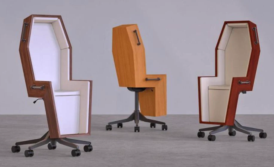 座ってみたいかも！？革新的な「棺チェア」が話題です！