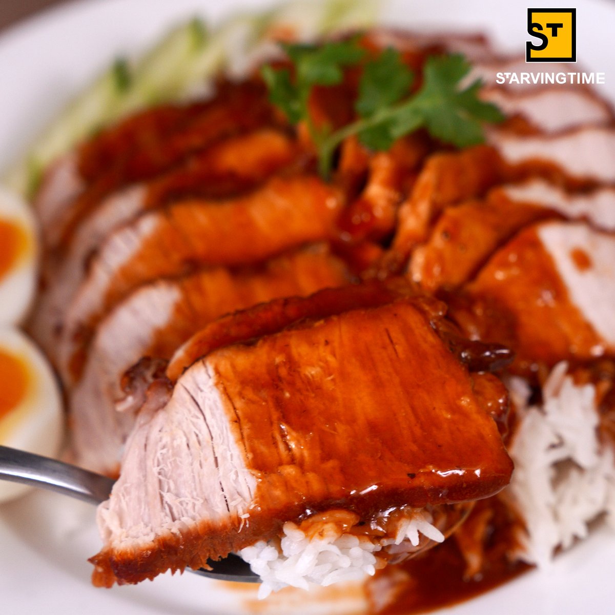 starvingtime's tweet photo. แจกสูตร! ข้าวหมูแดง
ทำง่าย ต้มสูตรโบราณ แต่อร่อยมาก
ใครที่ชอบเนื้อนุ่มๆ แนะนำให้เป็นเนื้อ
ส่วนที่ติดมันหน่อยนะครับ
ไขมันที่แทรกตัวอยู่จะทำให้เนื้อนุ่มกว่า
#ข้าวหมูแดงสูตรโบราณ
#ครัวคนหิว #แจกสูตร
#Starvingtime
#STCooking #Easycooking
#เรื่องกินเรื่องใหญ่ https://t.co/kMtIE83kRK