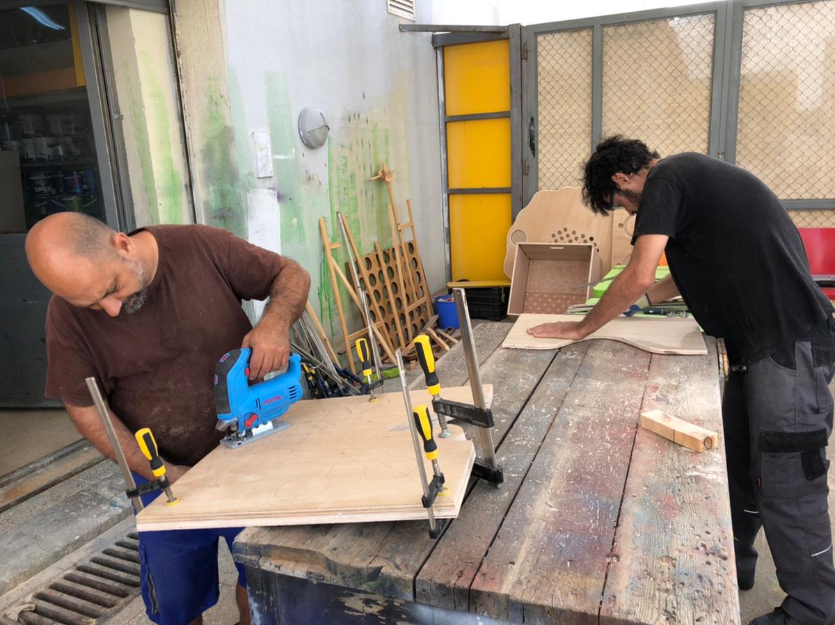 tombscreatius's tweet photo. Sabeu on som?
#TombsCreatius està fabricant una instal·lació participativa per l'Alwan Children's Festival d'Amman, a Jordània, que se celebra per primer cop el proper dia 23🙌
Després, els jocs es queden al pais per col·laborar amb ONGD locals ☺️
+info 👉https://t.co/HtusO4IhIh https://t.co/hEnk6DkvBP