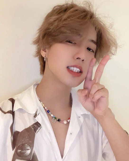 lunarhleb's tweet photo. С Днём рождения, Х-х-хани🥰
#지구에서23년_지성아_환영해
#HANInALifeTime
#HappyHANDay https://t.co/9GGa3xO7WW