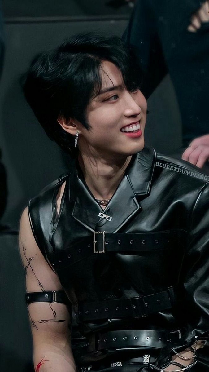 lunarhleb's tweet photo. С Днём рождения, Х-х-хани🥰
#지구에서23년_지성아_환영해
#HANInALifeTime
#HappyHANDay https://t.co/9GGa3xO7WW