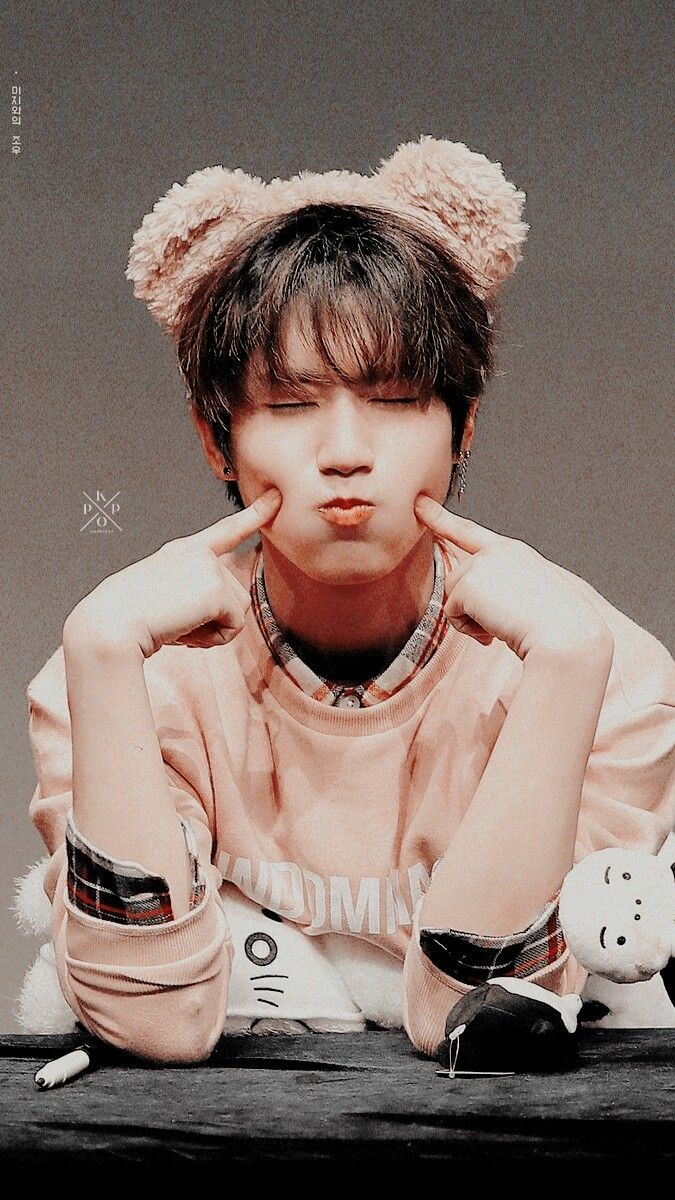 lunarhleb's tweet photo. С Днём рождения, Х-х-хани🥰
#지구에서23년_지성아_환영해
#HANInALifeTime
#HappyHANDay https://t.co/9GGa3xO7WW