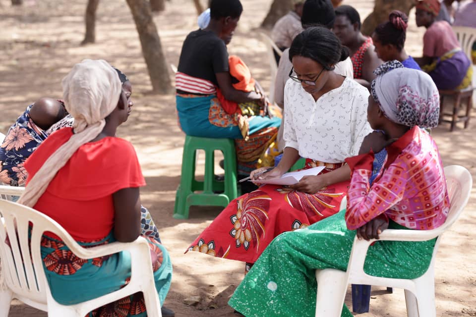 The Gender & Justice Unit (@gju_malawi) on Twitter photo Today #TeamGJU is in G.V.H Mwanza, Chitipi. It was powerful to learn that just last week CVSUs (trained by GJU) intervened when a man was physically assaulting his wife in public, they reported to the <a href="/Malawi_Police/">Malawi Police Service</a>!
#legalempowerment #legalclinics #endVAWG #GBVreferral Today #TeamGJU is in G.V.H Mwanza, Chitipi. It was powerful to learn that just last week CVSUs (trained by GJU) intervened when a man was physically assaulting his wife in public, they reported to the <a href="/Malawi_Police/">Malawi Police Service</a>!
#legalempowerment #legalclinics #endVAWG #GBVreferral