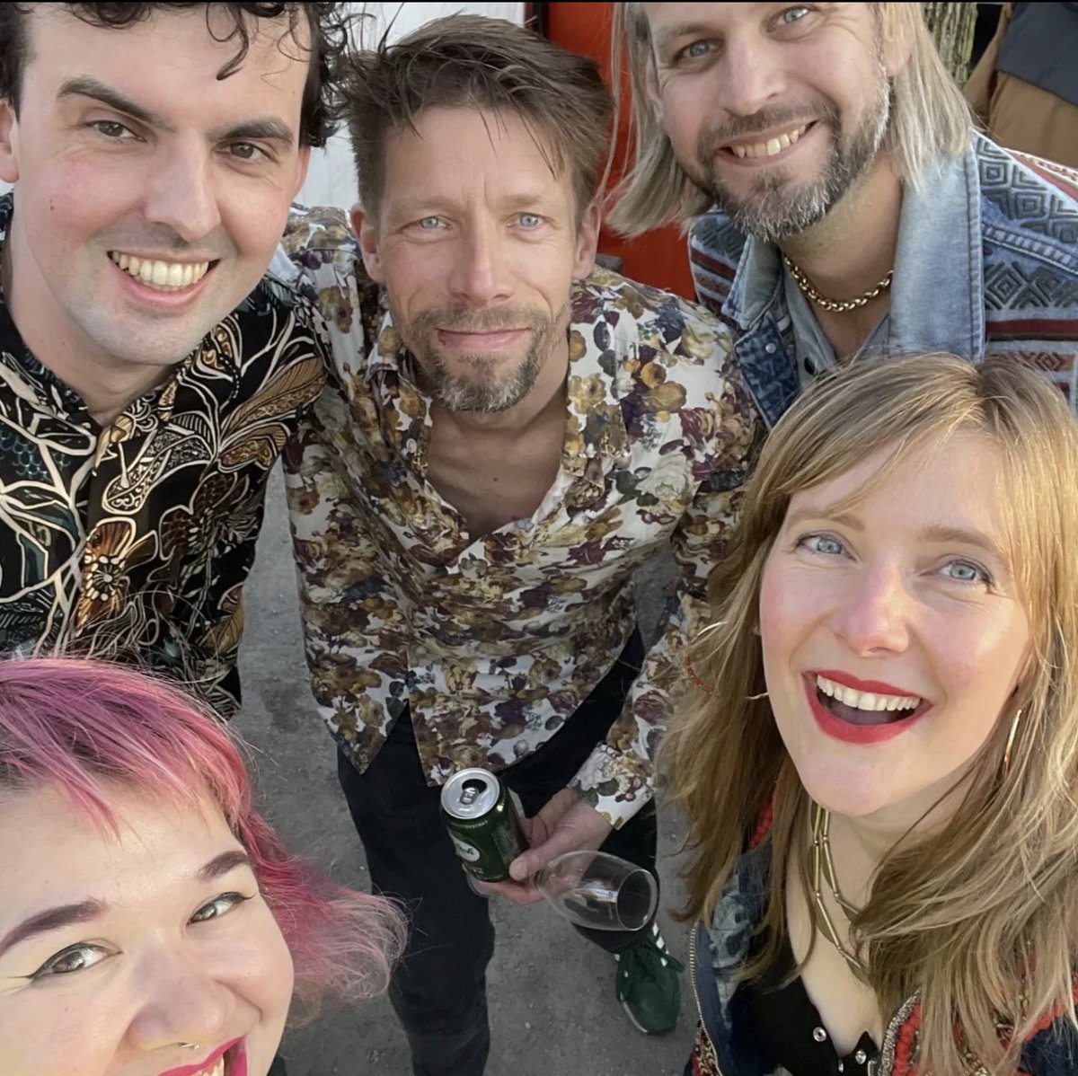 FiveDollarShak3's tweet photo. Mensen, we gaan zoveel toffe dingen doen de komende tijd! Dat is gewoon niet alleen op social media te vatten. Schrijf je daarom in op onze nieuwsbrief: https://t.co/CSFkKkLmhf https://t.co/bcEcJ9NeAa