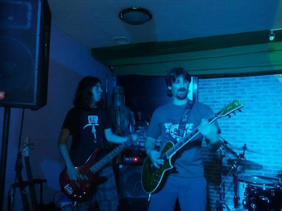 Deborah_Riff's tweet photo. Hoy se cumplen 10 años desde que se tomaron estas fotos, desde que OSSYRIS logró que superásemos miedos y vergüenzas y les acompañáramos en lo que se convirtió en nuestro primer concierto, en el Sentinel de Erandio.
A por los 10 siguientes.
#deborahriff #Ossyris #Barakaldo https://t.co/84vDfKMkqR