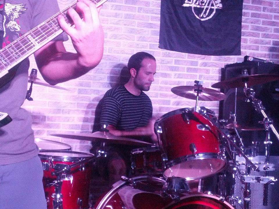 Deborah_Riff's tweet photo. Hoy se cumplen 10 años desde que se tomaron estas fotos, desde que OSSYRIS logró que superásemos miedos y vergüenzas y les acompañáramos en lo que se convirtió en nuestro primer concierto, en el Sentinel de Erandio.
A por los 10 siguientes.
#deborahriff #Ossyris #Barakaldo https://t.co/84vDfKMkqR