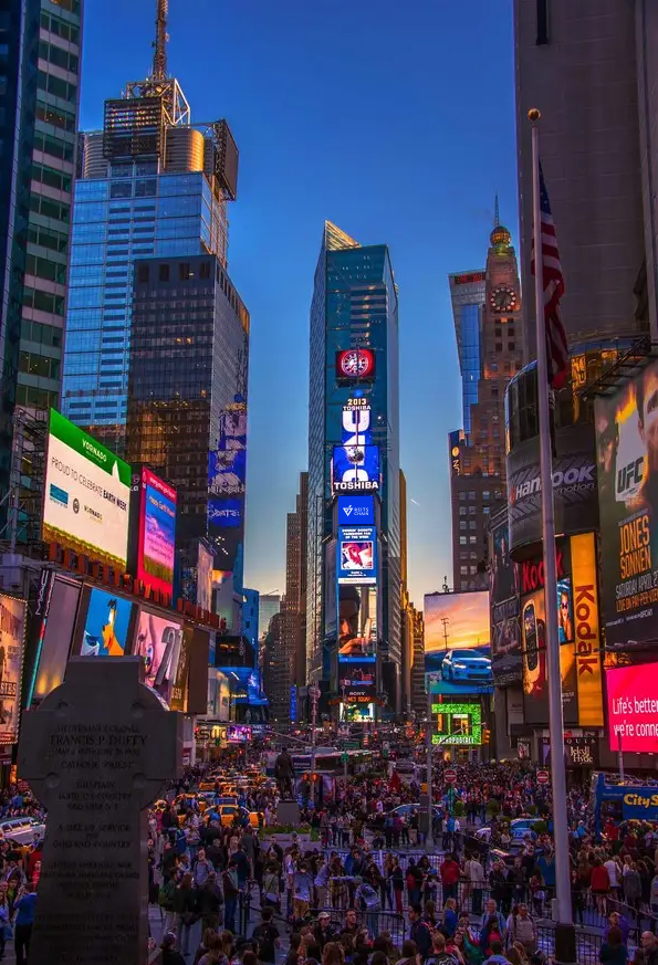 Any asset can be tokenized or NFT. Through digitization, liquidity can be provided for assets – including art, sports merchandise and even private equity. Store digitally on the blockchain including more benefits than traditional gold, precious metals buying &amp; using #RCH CHAIN💯