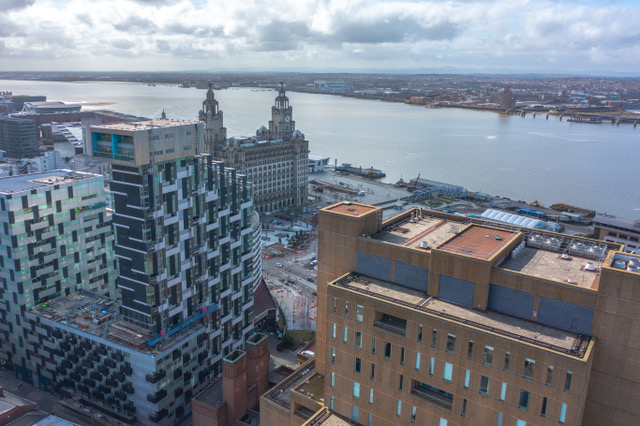 The Capital Building places tenants at the heart of Liverpool’s iconic waterfront, it’s the perfect place to locate your business. #Liverpool #OfficeSpace⁠
⁠
••⁠⁠
☎ Call @CBRE_Liv on 0151-224-7666 to arrange your viewing⁠!
⁠
📸 <a href="/stratusimagery/">Stratus Imagery</a>