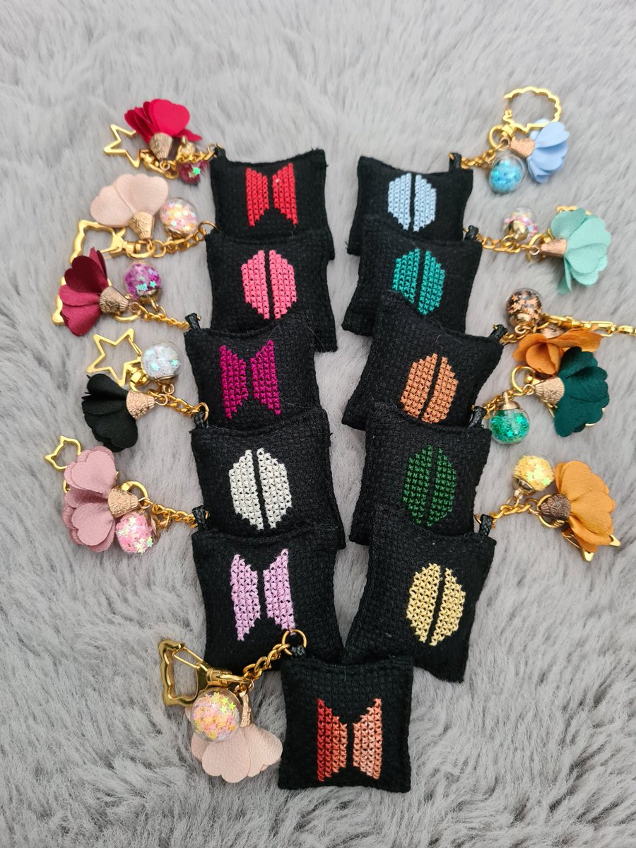 Jasmin_25_90's tweet photo. #LunaStarShop #shop #keychain #keyring #kpop #bts #handmade #smallbusiness #pilow #handmadeshop #handmadewithlove https://t.co/lhgeAsrvPi