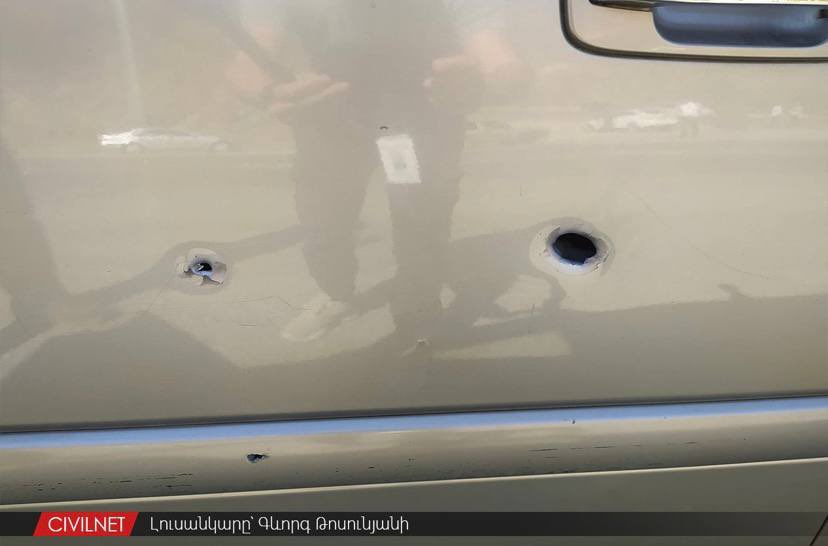 Donieeeea's tweet photo. Azerbaijani forces targeted a civilian car near the city of #Jermuk in #Armenia. Houses of peaceful civilians and infrastructure are also being targeted. https://t.co/rMaitdWllw