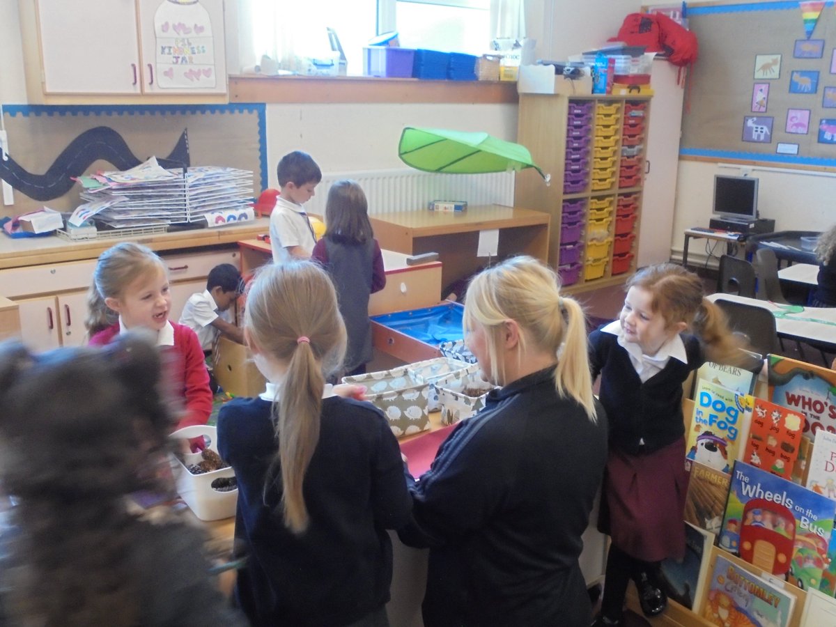 Thank you to all who came along to our open morning. It was wonderful to welcome so many people to share the children's learning. We are having a further 3 shared learning opportunities on  15/9 at 2.15-2.45pm, 21/9 at 9.15-9.45pm and 22/9 at 2.15-2.45pm. Everyone is welcome!