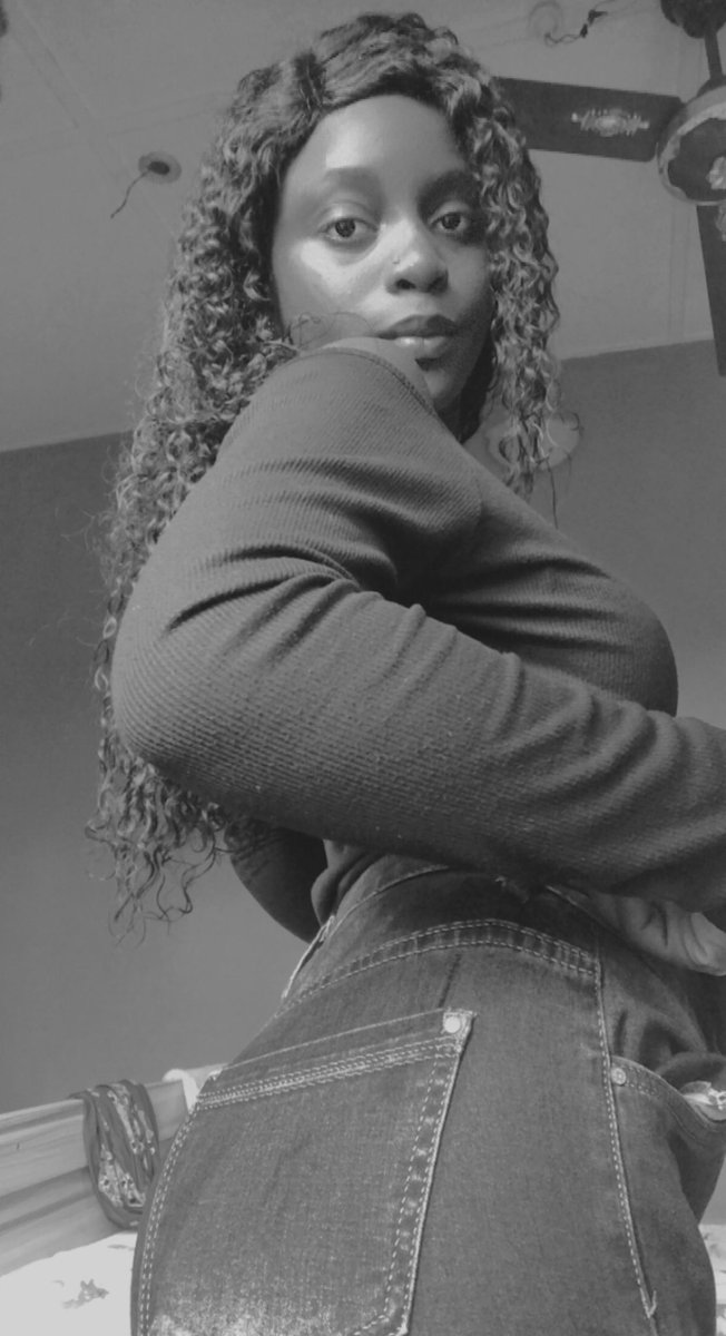 Ewatomishowdyy's tweet photo. I need a male twitter bestie🌝 https://t.co/CqOOqlIZ78