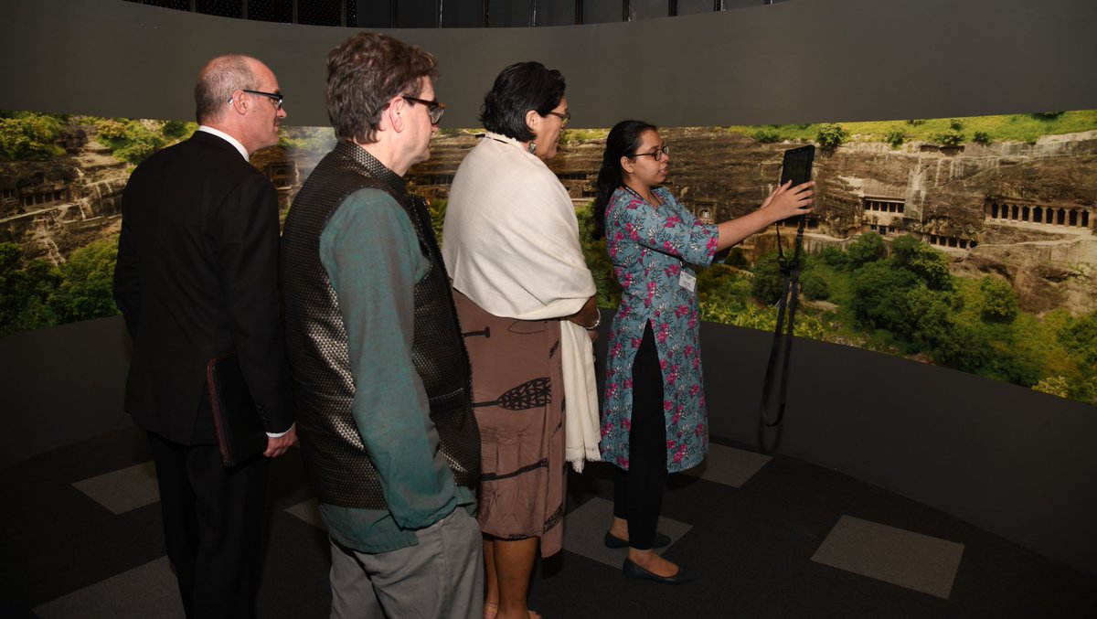 Our ongoing exhibition #SutrSantati is being loved  by many and we appreciate your feedback. We had the pleasure of hosting  Hon'ble Minister Meka Whaitiri and other members of the delegation from @nzinindia at NM yesterday!

Hope you can visit us too!#चलेएनएम #amritmahotsav