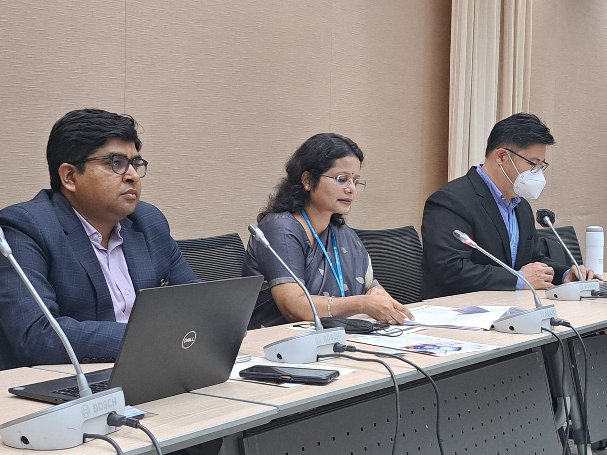 UNDP_India's tweet photo. #SouthSouthCooperation 🫱🏻‍🫲🏽 to #BuildForwardBetter.
 
@MoHFW_INDIA, in p'ship w/ @UNDP🇮🇳, held a side event on #CoWIN📱 platform that helped 🇮🇳 administer 2bn+ 💉 within 18 months, at the #GSSD Expo 2022 in #Thailand, to discuss the potential of scaling it to other countries. https://t.co/lLdbhAKXTd