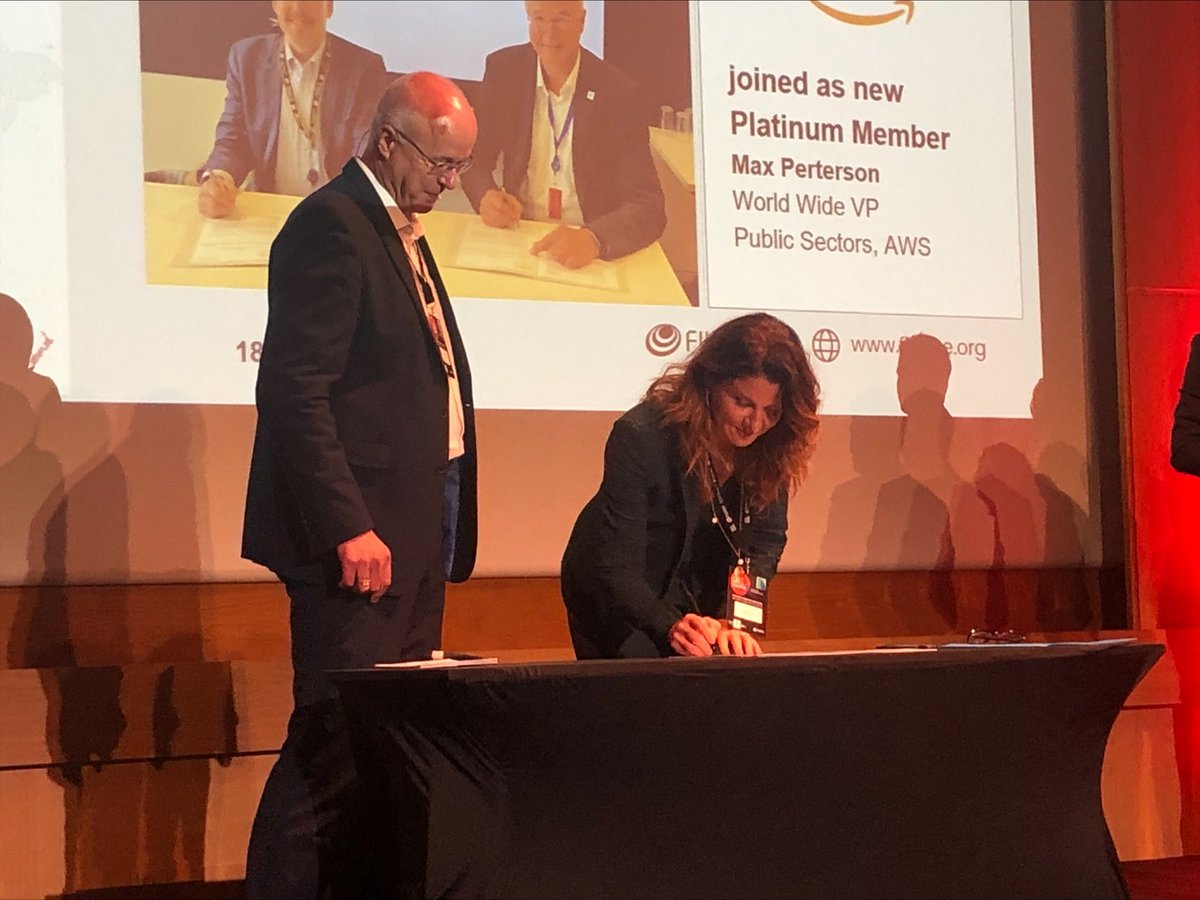 Digital4Planet's tweet photo. 🔥 Let's get started!💥

We're thrilled to announce that Digital for Planet &amp; @FIWARE Foundation have formed a #partnership!

🎯 Our goal: advance the use of green technologies in #smartcommunities to help them grow sustainably. 

We're excited to collaborate with you! #GreenICT https://t.co/5ORybPAP8z