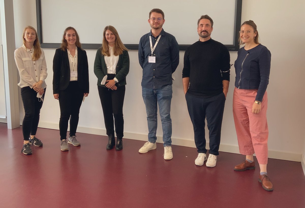 umdenkbar's tweet photo. On Monday our symposium on the role of psychological processes in human-technology interaction had a major focus on trust processes and the role of making sense of automated and AI systems. Was nice meeting the speakers and having a full house at  #DGPSconference. @SchlickerNad https://t.co/Ug5AsSukjR