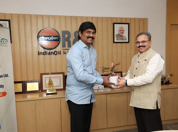 RamakumarDr's tweet image. Today signed an MoU with Andhra University for onboarding PhD scholars under IOC fellowship scheme in the gracious presence of Vice Chancellor-Prof Prasada Reddygaru! @RndIndianoil @Secretary_MoPNG