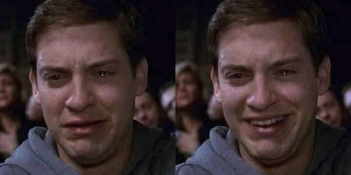 Yo llorando frente al espejo // yo riéndome al ver cómo lloro