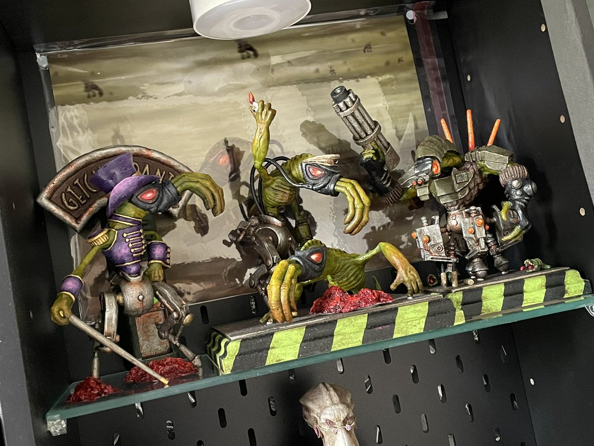 artchrisnev's tweet photo. An odd collection of sligs.
#sligs #oddworld #oddworldinhabitants #abe #art #sculpture #figure https://t.co/BjV2i19eeM